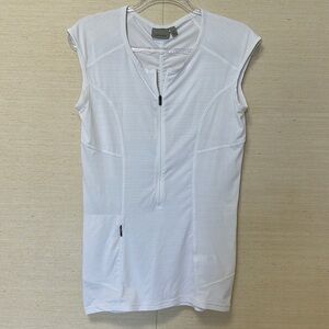 Athleta • White Active Top • Sz M Tall